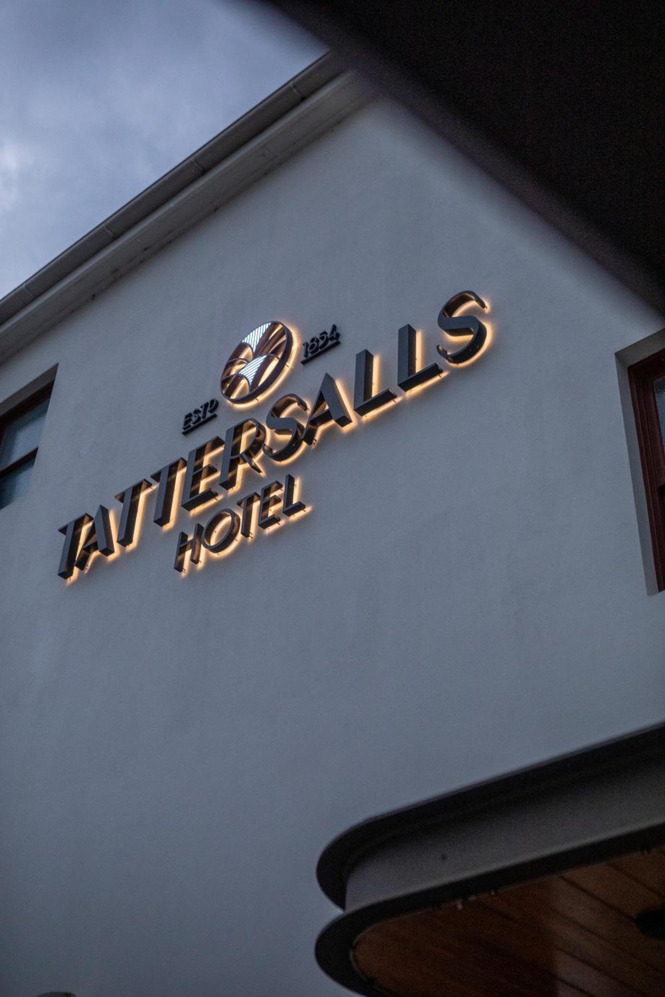 Tattersalls Hotel Армидейл Экстерьер фото