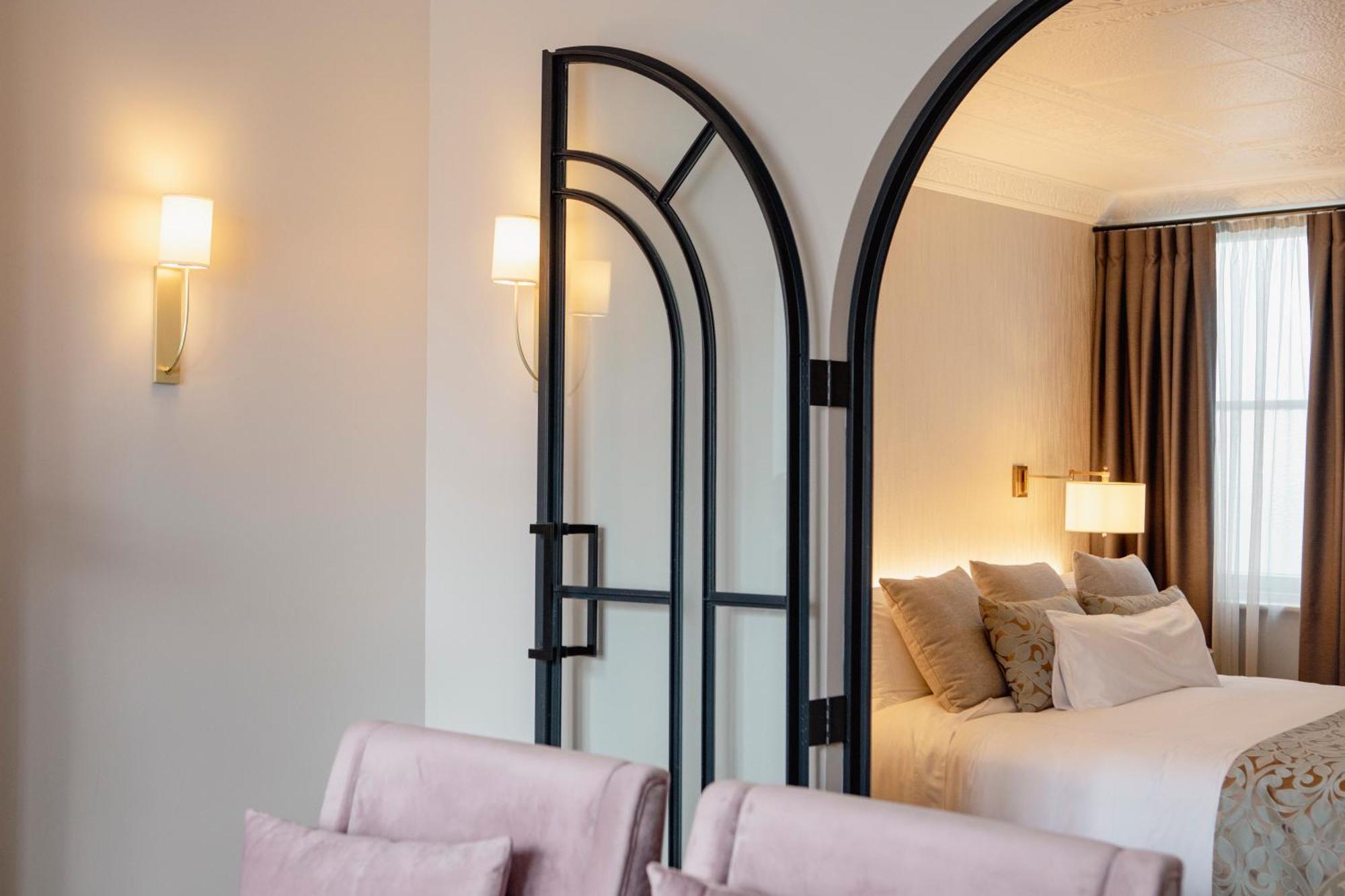 Tattersalls Hotel Армидейл Экстерьер фото
